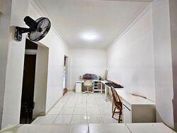 Highland Road (D19), Terrace #471558481